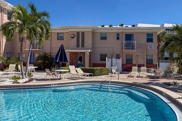 Unclassified image, 1 of 49, button