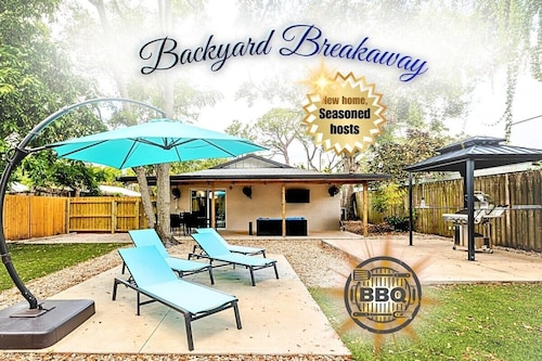 Backyard Breakaway - Your Private Slice Of Sarasota Shade