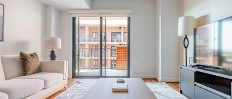 Fernseher, Stereoanlage