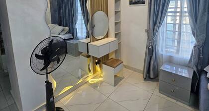 Family Sized Luxurious 5 Bedroom and 5 Bathroom Duplex With Private S/ Pool