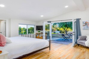 Unclassified image, 2 of 30, button