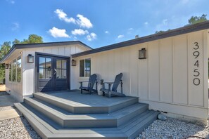 Exterior - Temecula Getaway Spa Pool Ping Pong Family Friendly Near Top Wineries (Temecula)