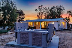 Unclassified image, 2 of 29, button