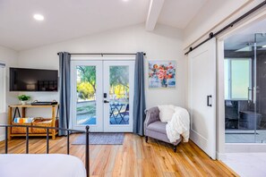 Unclassified image, 3 of 29, button