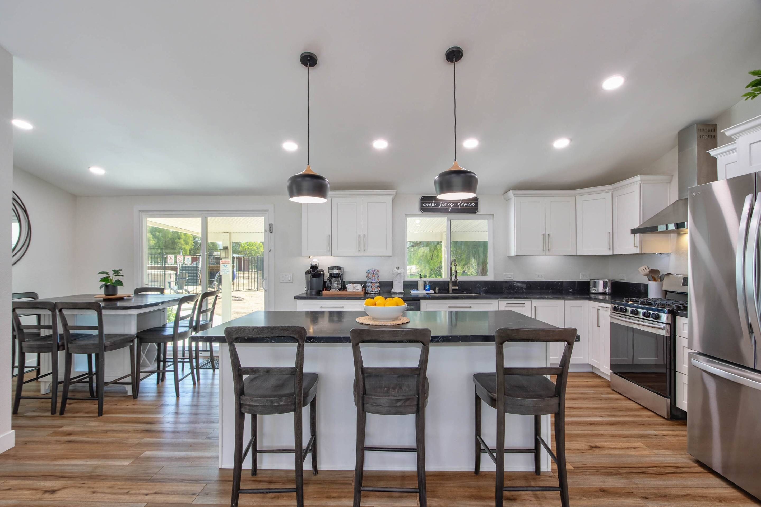 冰箱、微波炉、烤箱、炉灶