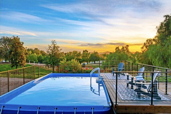 Unclassified image, 1 of 30, button