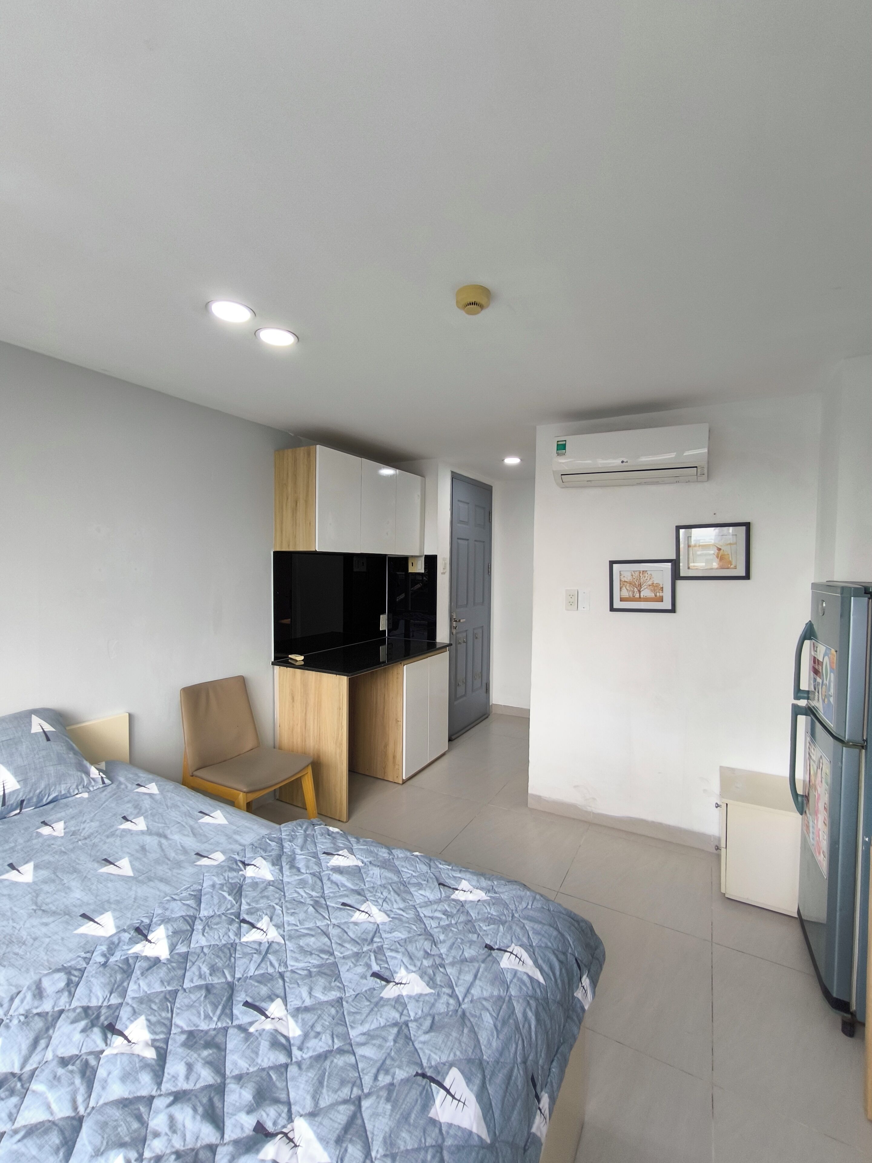 Superior Room, Courtyard View | Desk