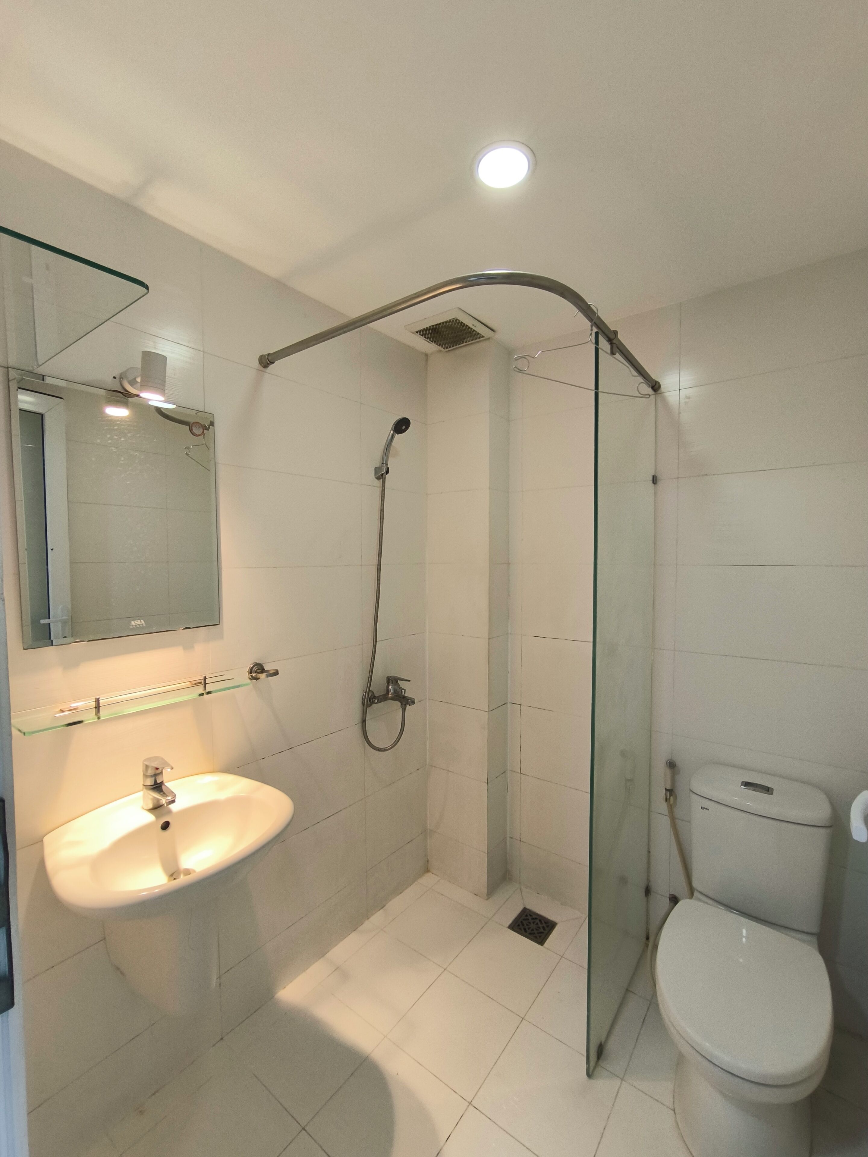 Superior-huone, näköala pihalle | Työpöytä