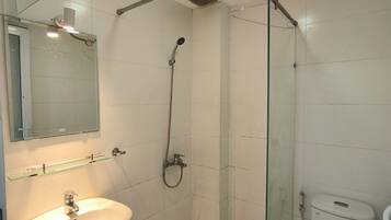 Superior Room, Courtyard View | Desk