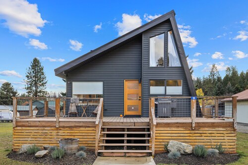 Luxury Custom Cabin with Sauna– Near Lake Cle Elum, Skiing, & Downtown Roslyn