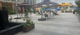 Gong Mei Blue Peacock Business Hotel (Beijing Xisanqi)