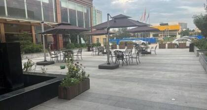 Gong Mei Blue Peacock Business Hotel (Beijing Xisanqi)