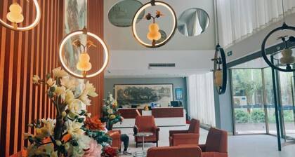 Gong Mei Blue Peacock Business Hotel (Beijing Xisanqi)