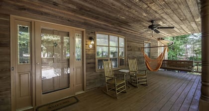 Peaceful Kannapolis Lodge! Super Spacious, Fenced Yard For Pets, Near Concord Mills Mall & Speedway!