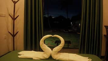 Chambre Double Deluxe, 1 grand lit, vue océan | Bureau, espace de travail pour ordinateur portable