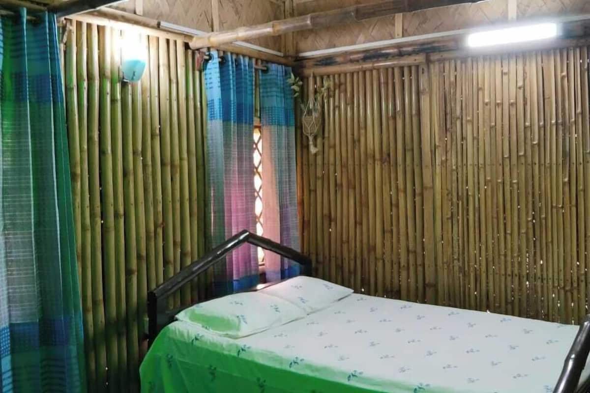 Kahden hengen deluxe-huone, parveke, järvinäköala | Ilmainen Wi-Fi