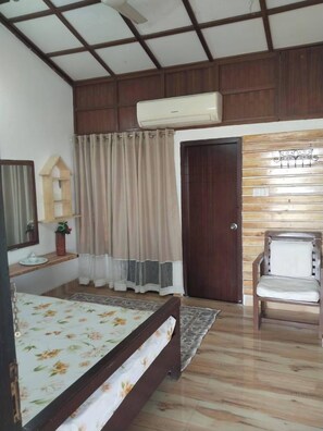 Deluxe Double Room, Balcony, Lake View