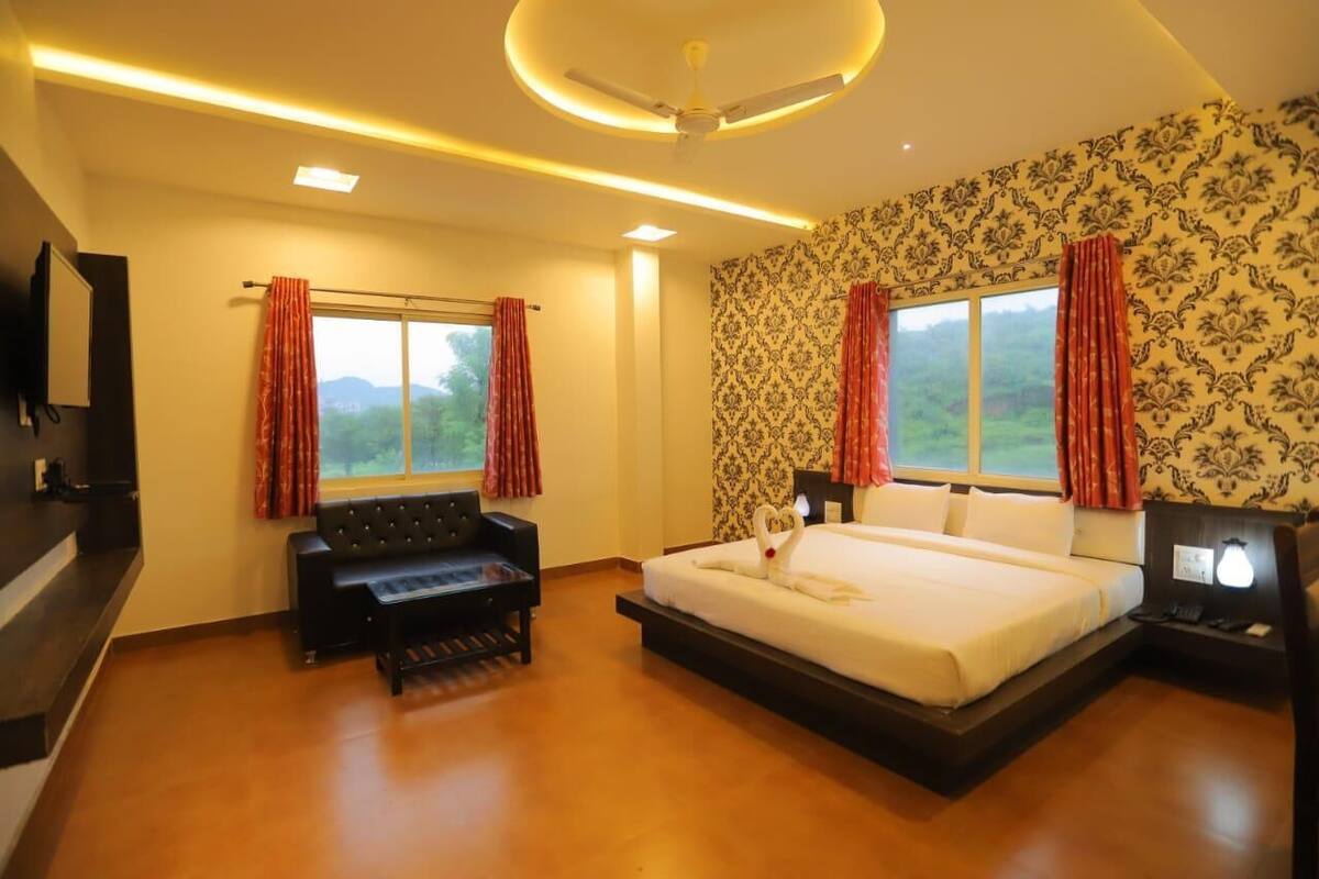 スーペリア ルーム バルコニー | ノートパソコン用作業スペース、WiFi (無料)