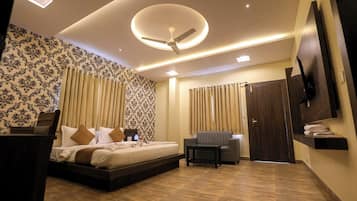 Deluxe Room | Laptop workspace, free WiFi