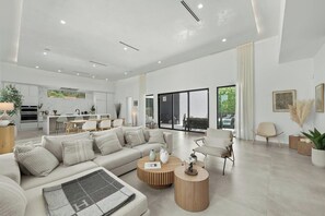 Smart TV, fireplace, ping pong