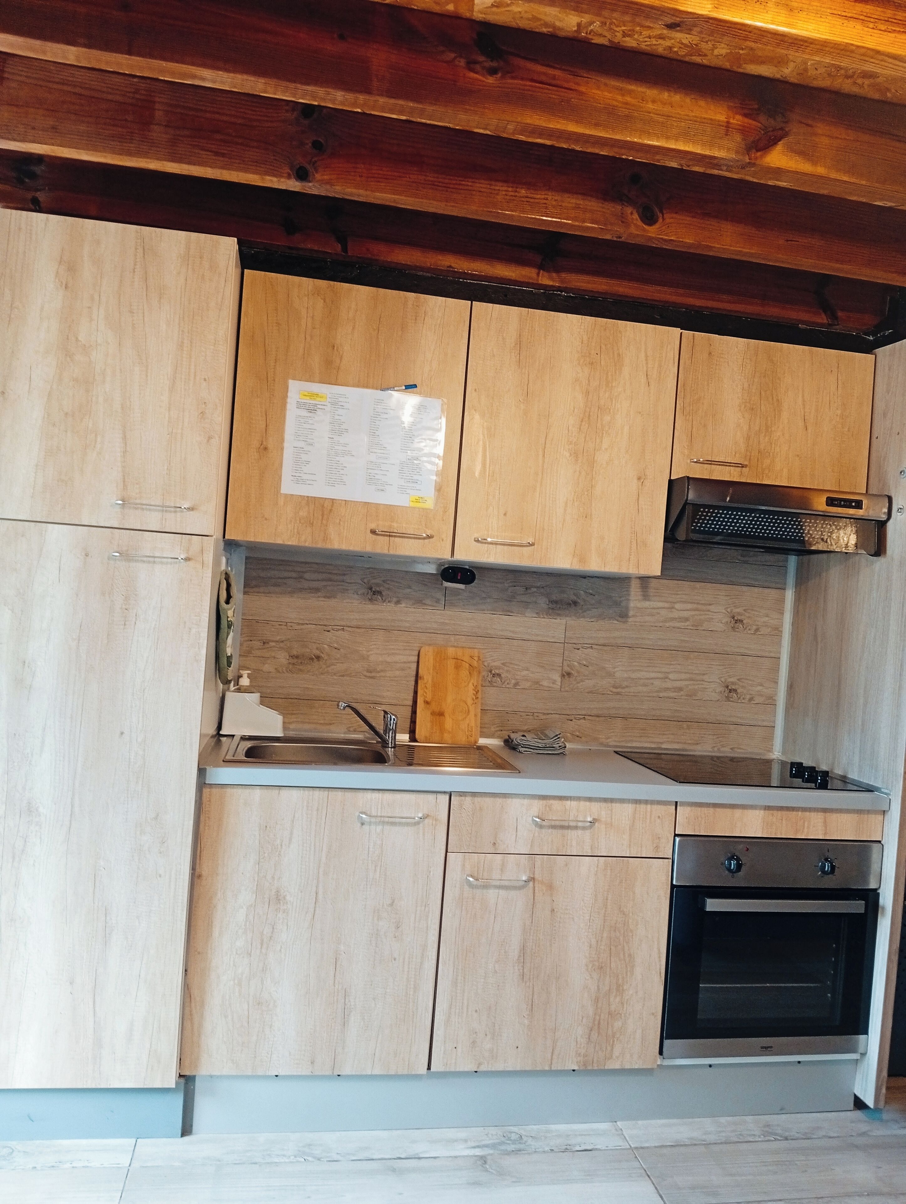 Micro-ondes, four, plaque de cuisson