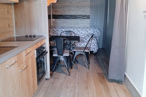 1 bedroom, iron/ironing board, travel cot, free WiFi