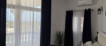The White Lions Villla 3BDR &3 BATHR DPLX Sea View