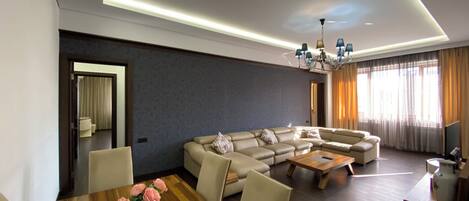 Family Apartment, Balcony, City View | Living area