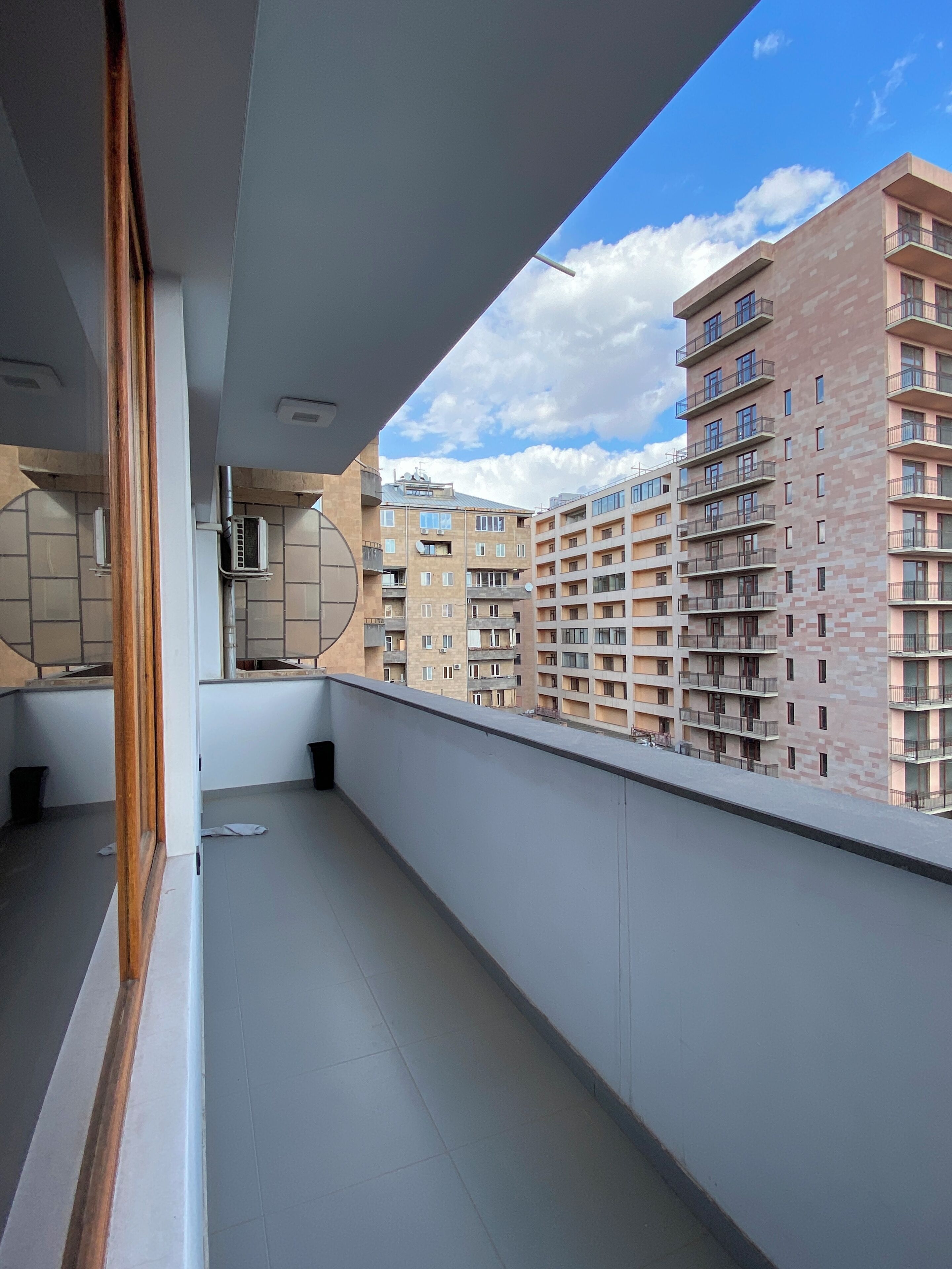 Apartemen Keluarga, balkon, pemandangan kota | Balkon