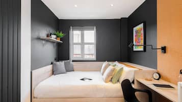 6 soverom, skrivebord, strykejern/-brett og wi-fi (inkludert)