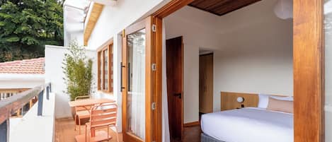 Chic Chic | In-room safe, desk, laptop workspace, iron/ironing board