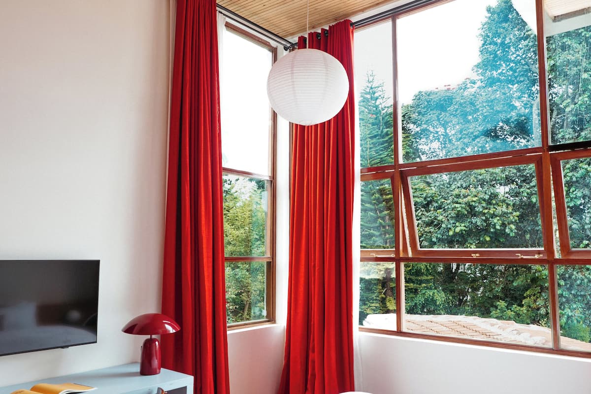Comfy | Coffre-fort, bureau, espace de travail pour ordinateurs portables