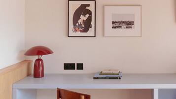 Comfy | Wohnbereich | 43-Zoll-Smart-TV mit Digitalempfang