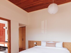 Chic Chic | Caja fuerte, escritorio, espacio para trabajar con un portátil