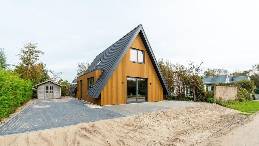 Modern Beach Villa With Large Garden