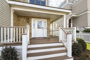 Exterior detail - Pine Creek Beach House (Fairfield)