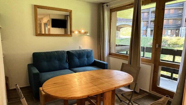 Living area - Apartment in Meribel Near Ski Slopes (Les Allues)