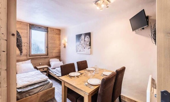 Dining - Apartment in Meribel Near Les Vallees (Les Allues)