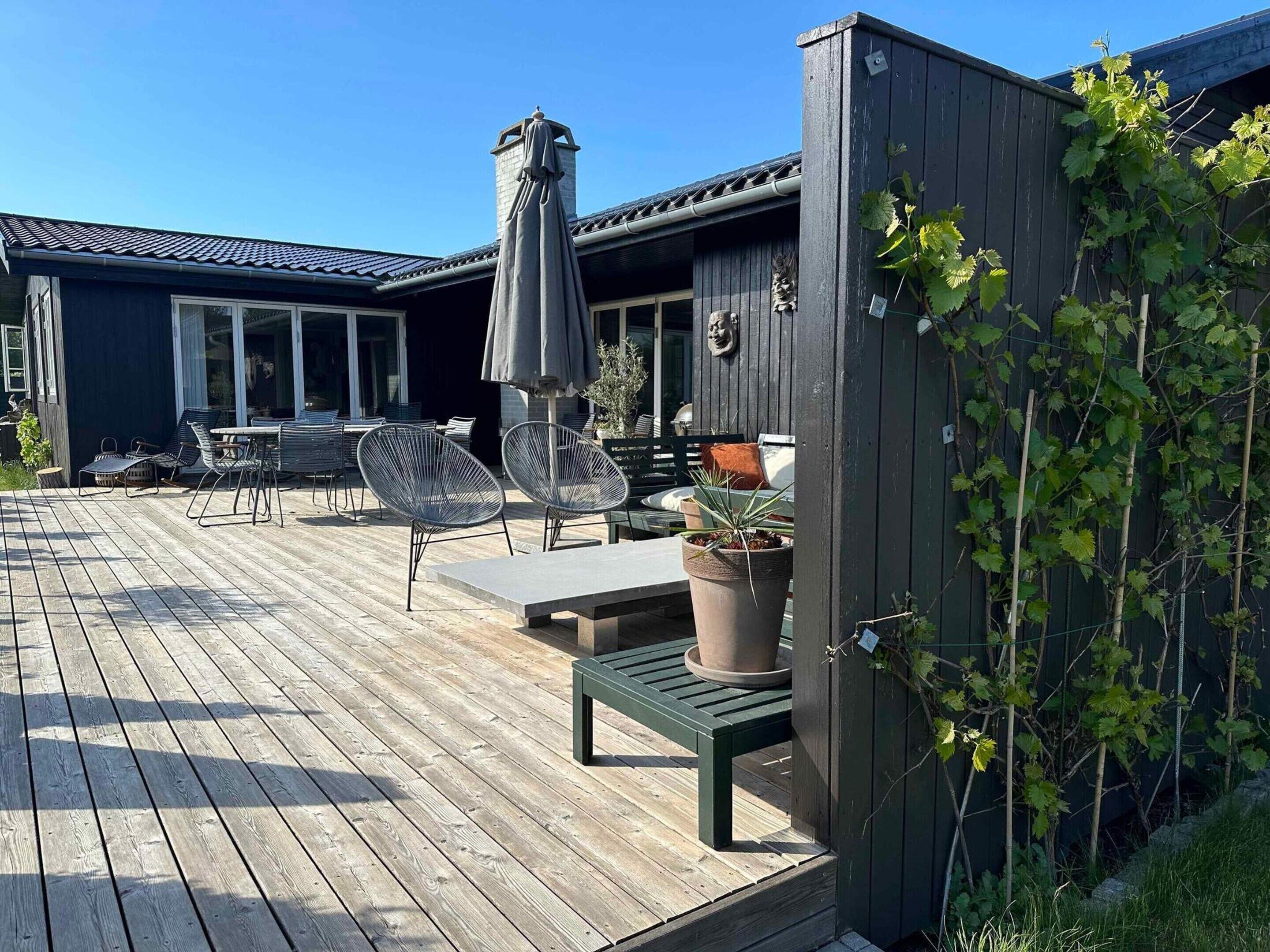 House | Outdoor dining