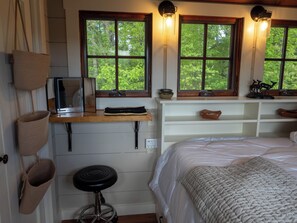 1 slaapkamer, een strijkplank/strijkijzer, gratis wifi, beddengoed