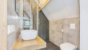 Bungalow | 3 bedrooms, bed sheets