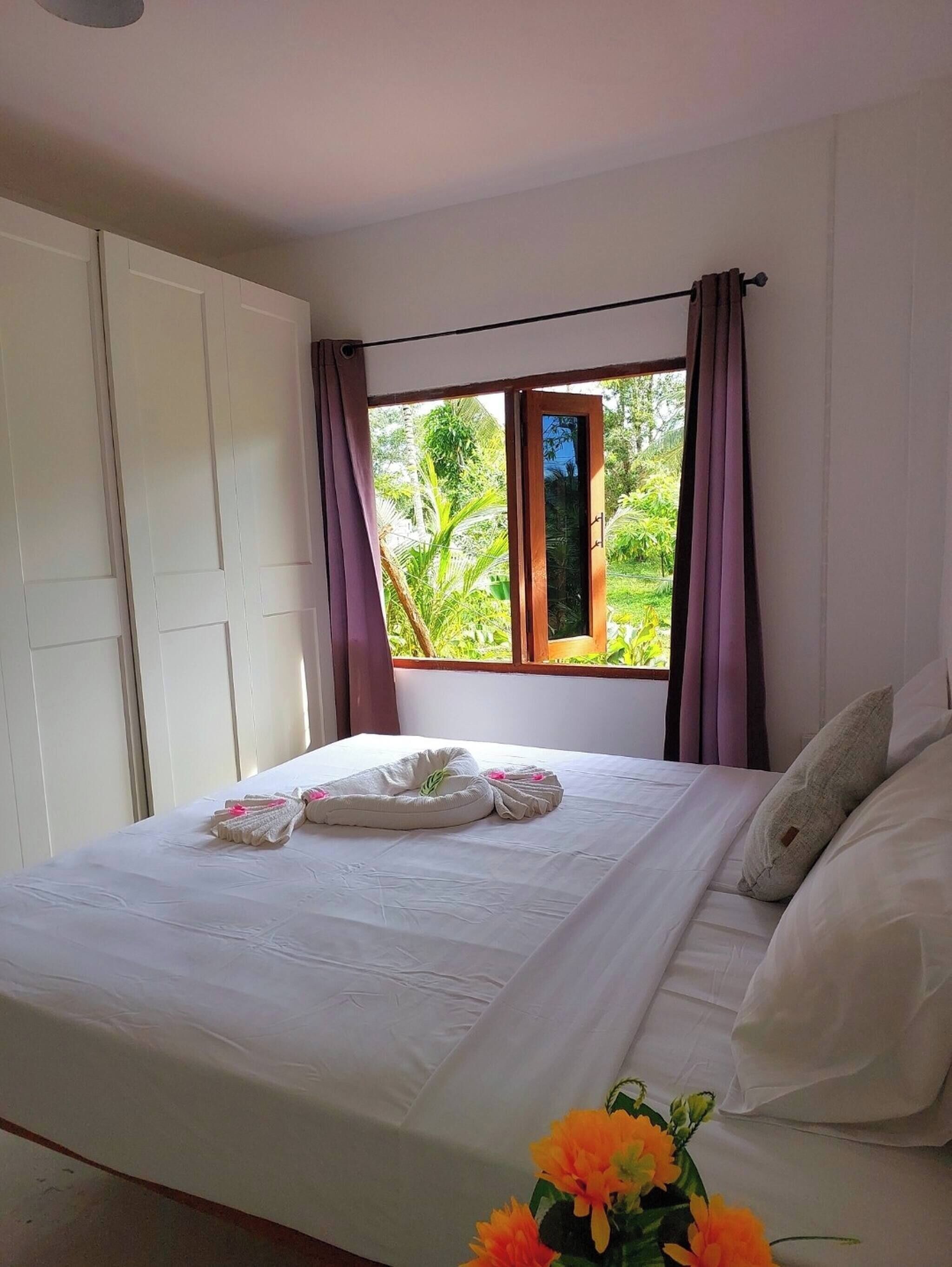 2 bedrooms, iron/ironing board, Internet, bed sheets