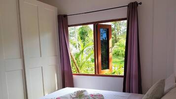 2 bedrooms, iron/ironing board, Internet, bed sheets