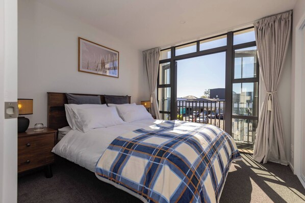 2 soverom, strykejern/-brett, internettilgang og sengetøy