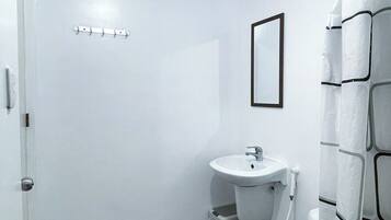 Doccia, asciugacapelli, asciugamani