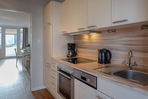 Wasserkocher mit Kaffee-/Teezubehör