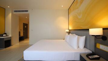 Executive Suite | Desk