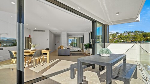 ROCKPOOL #101 | Walk to beach, WIFI | Accom Holidays