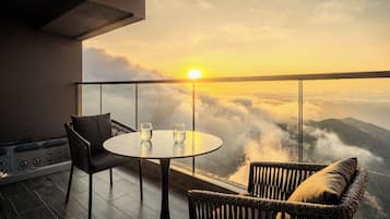 Executive Apartment, 3 Bedrooms, Balcony, Mountain View | Balcony view