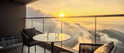 Executive Apartment, 3 Bedrooms, Balcony, Mountain View | Balcony view